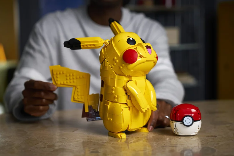 Pikachu and Poké Ball - View 8