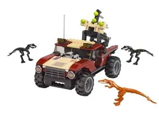 LEGO 7475-1 Fire Hammer vs. Mutant Lizards — 259 pieces, released 2005