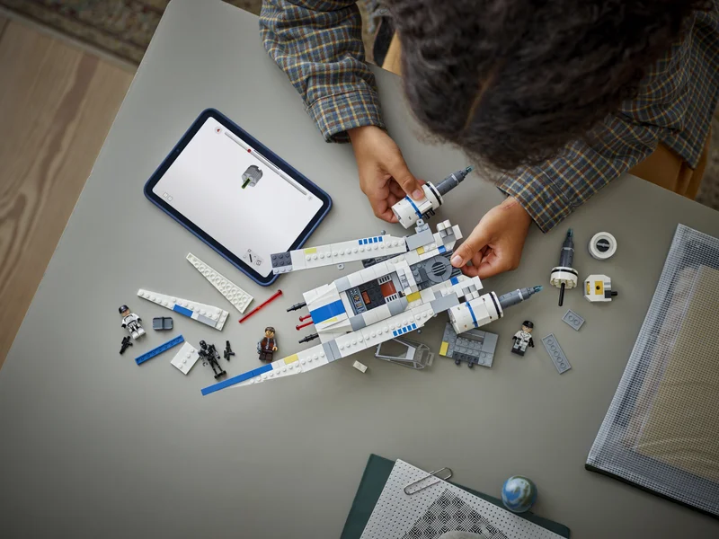 Rebel U-Wing Starfighter - View 8