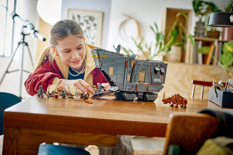 Offworld Sandcrawler and Mudhorn - View 6