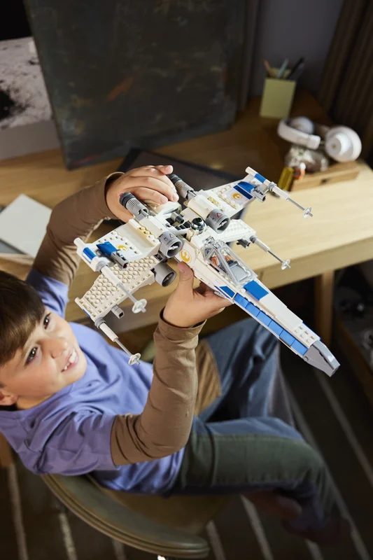New Republic X-Wing Starfighter - View 5