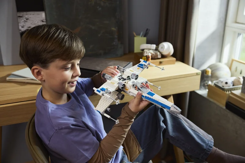 New Republic X-Wing Starfighter - View 7