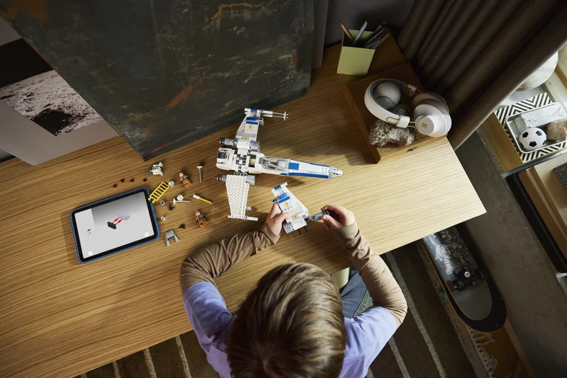 New Republic X-Wing Starfighter - View 8