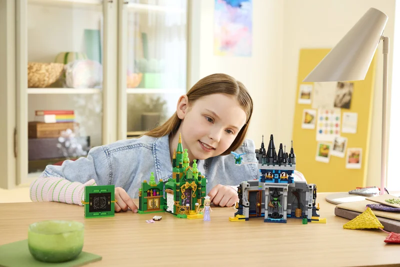 Emerald City & Kiamo Ko Castle - View 2