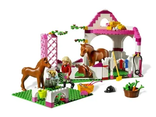 LEGO 7585-1 Horse Stable — 224 pieces, Belville theme