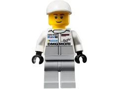 Porsche 919 Hybrid and 917K Pit Lane - View 4