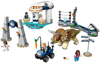 LEGO 75937-1 Triceratops Rampage — 447 pieces, released 2019