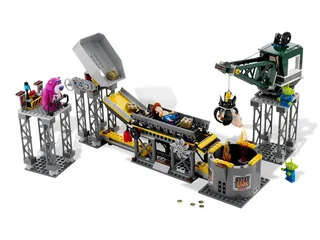 LEGO 7596-1 Trash Compactor Escape — 373 pieces, Toy Story theme