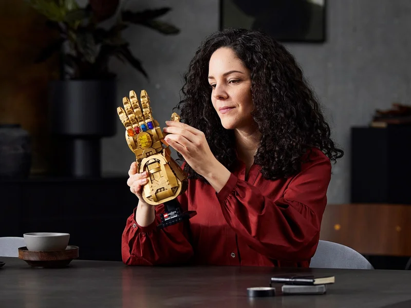 Infinity Gauntlet - View 3
