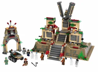 LEGO 7627-1 Temple of the Crystal Skull — 930 pieces, Indiana Jones theme
