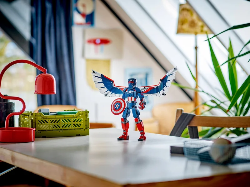 New Captain America Construction Figure - View 6