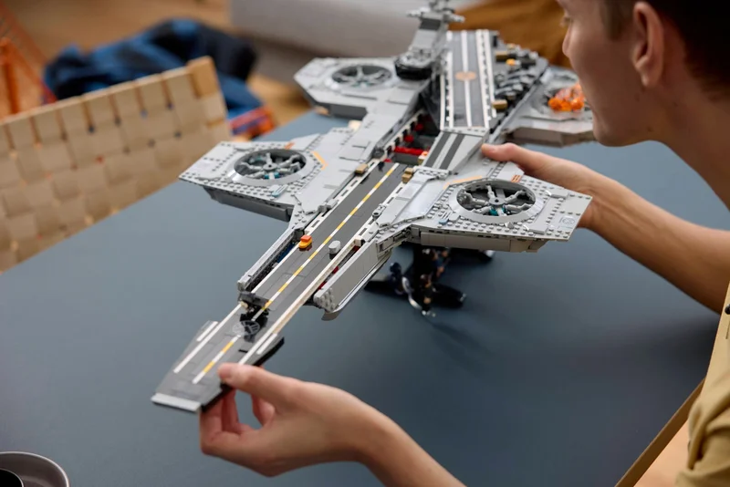 S.H.I.E.L.D. Helicarrier - View 5