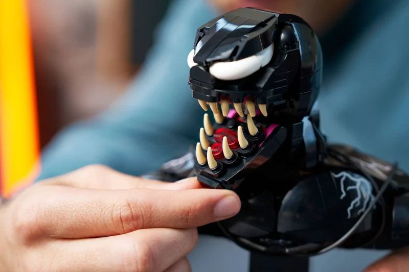 Venom Bust - View 7