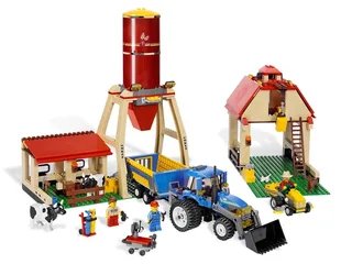LEGO 7637-1 Farm — 614 pieces, released 2009