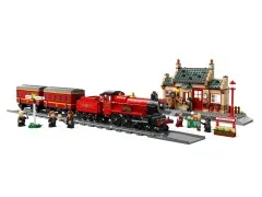 Hogwarts Express & Hogsmeade Station - View 3