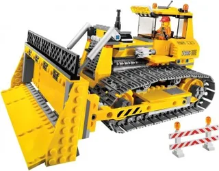 LEGO 7685-1 Dozer — 352 pieces, released 2009