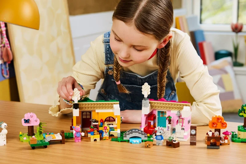 Creative Houses: Seasons of Fun - View 7