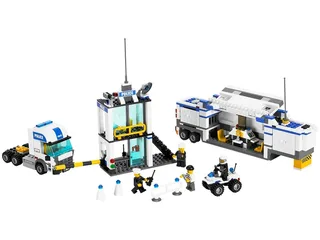 LEGO 7743-1 Police Command Center — 524 pieces, City theme