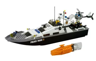 LEGO 7899-1 Police Boat — 200 pieces, released 2006