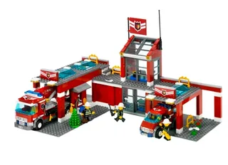 LEGO 7945-1 Fire Station — 604 pieces, released 2007