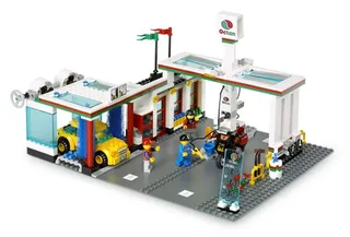 LEGO 7993-1 Service Station — 406 pieces, released 2007