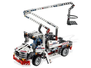 LEGO 8071-1 Lift Truck — 593 pieces, released 2011