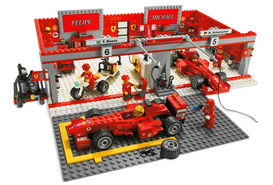 Ferrari 248 F1 Team - View 2