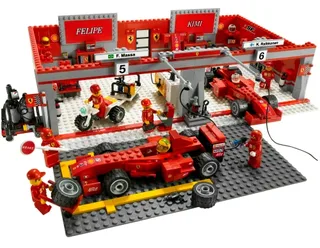 LEGO 8144-1 Ferrari 248 F1 Team — 732 pieces, released 2007