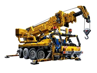 LEGO 8421-1 Mobile Crane — 1885 pieces, released 2005
