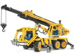 LEGO 8438-1 Pneumatic Crane Truck — 847 pieces, released 2003