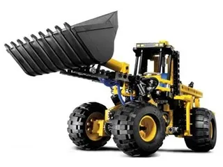 LEGO 8439-1 Front End Loader — 585 pieces, released 2004