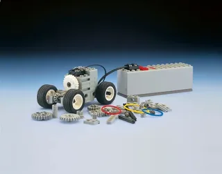 LEGO 8735-1 Power Pack Motor Set — 60 pieces, released 1998