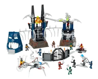 LEGO 8894-1 Piraka Stronghold — 649 pieces, released 2006