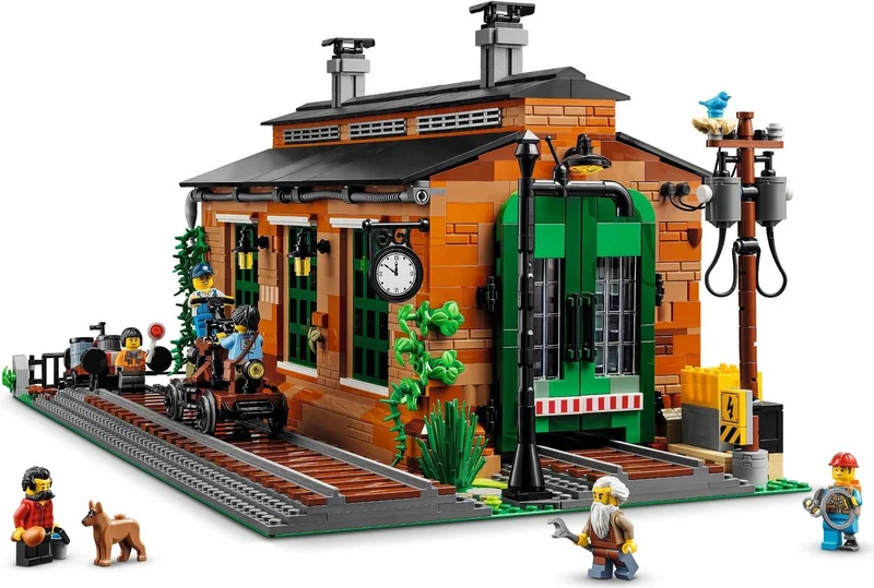 LEGO 910033-1 Old Train Engine Shed — 2339 pieces, BrickLink Designer Program theme