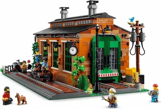 LEGO 910033-1 Old Train Engine Shed — 2339 pieces, BrickLink Designer Program theme