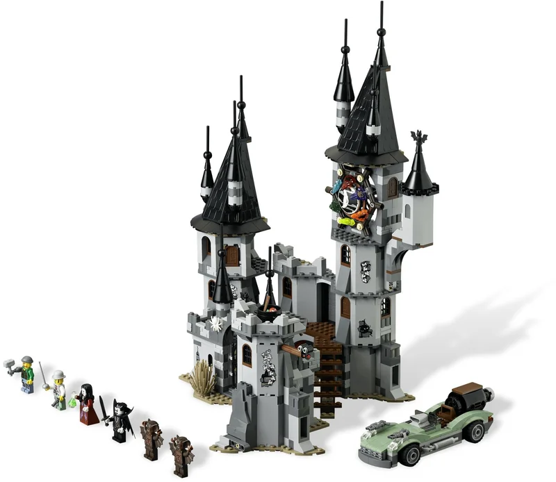 LEGO 9468-1 Vampyre Castle — 949 pieces, released 2012