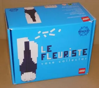 LEGO lfv3-1 Le Fleuriste Collector Vase - Monceau Fleurs Blue Chic — 350 pieces, released 2010
